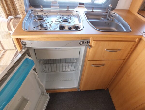 KNAUS Sudwind 450 TF bj.2002, met DOREMA VOORTENT en DOUCHE - Afbeelding 15