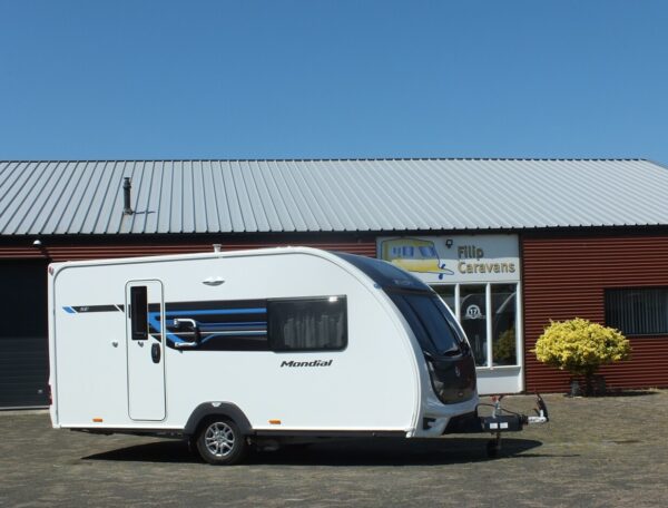 SWIFT Mondial 420 SE bj.2017, MOVER, DOUCHE, VOORTENT