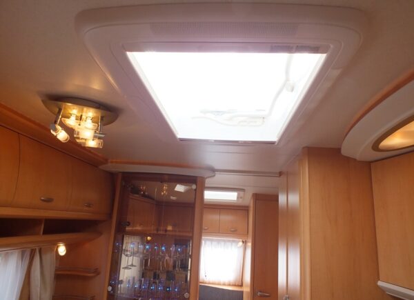 HOBBY De Luxe 500 KMFE bj.2008, STAPELBED, VOORTENT, MOVER - Afbeelding 26
