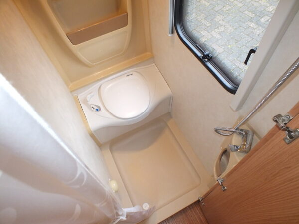 ADRIA Adora 462 PU bj.2010, MOVER, VOORTENT, DOUCHE - Afbeelding 22