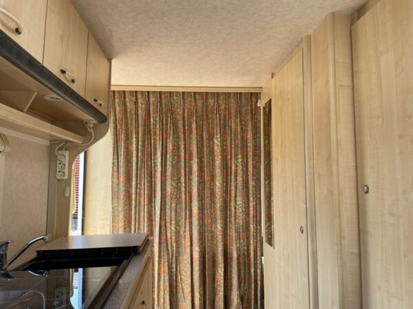 Hylander Vision 390 BJ. 1999 Met stapelbed en voortent - Afbeelding 10