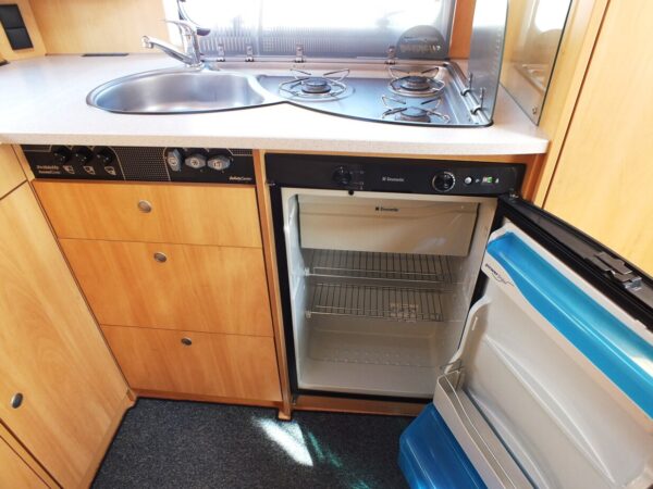 DETHLEFFS Camper 395 HK bj.2007, met DOREMA VOORTENT - Afbeelding 13