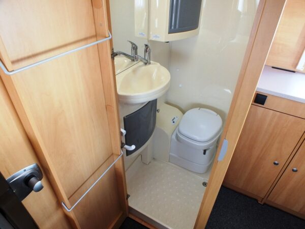 DETHLEFFS Camper 395 HK bj.2007, met DOREMA VOORTENT - Afbeelding 16