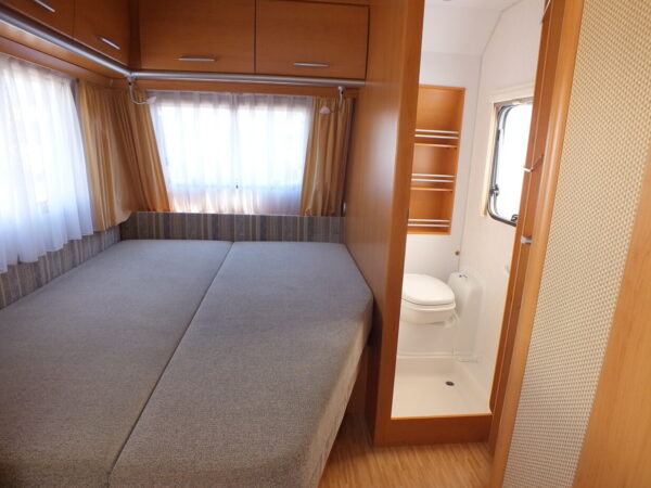 ERIBA-HYMER Living 465 bj.2005, met AIRCO, MOVER, VOORTENT - Afbeelding 10