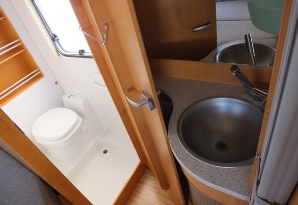 ERIBA-HYMER Living 465 bj.2005, met AIRCO, MOVER, VOORTENT - Afbeelding 20