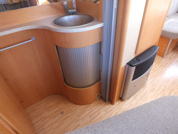 ERIBA-HYMER Living 465 bj.2005, met AIRCO, MOVER, VOORTENT - Afbeelding 19