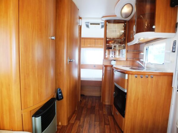 HOBBY Excellent 540 UFF bj.2007, met AIRCO, MOVER, QUEENSBED - Afbeelding 8