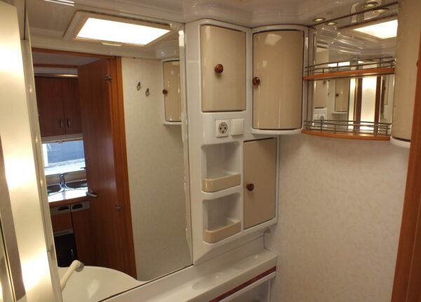 HOBBY Excellent 540 UFF bj.2007, met AIRCO, MOVER, QUEENSBED - Afbeelding 21