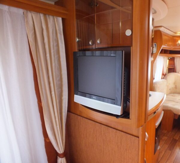 HOBBY Excellent 540 UFF bj.2007, met AIRCO, MOVER, QUEENSBED - Afbeelding 18