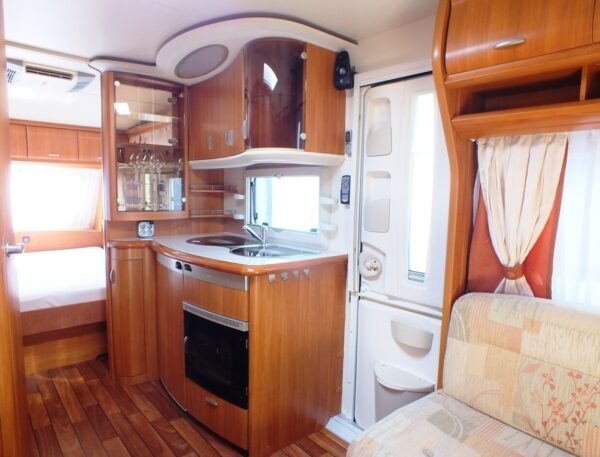 HOBBY Excellent 540 UFF bj.2007, met AIRCO, MOVER, QUEENSBED - Afbeelding 12