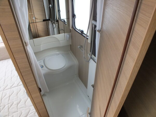 ADRIA Adora 613 PK bj.2016, 8 SLAAPPLAATSEN, MOVER, ALDE, DOUCHE, VOORTENT - Afbeelding 26