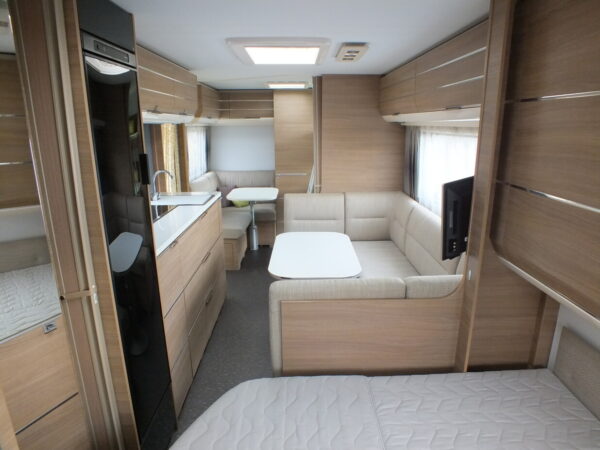 ADRIA Adora 613 PK bj.2016, 8 SLAAPPLAATSEN, MOVER, ALDE, DOUCHE, VOORTENT - Afbeelding 8