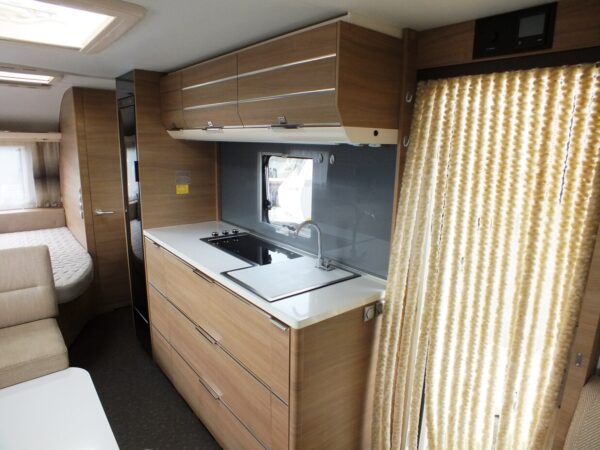 ADRIA Adora 613 PK bj.2016, 8 SLAAPPLAATSEN, MOVER, ALDE, DOUCHE, VOORTENT - Afbeelding 17