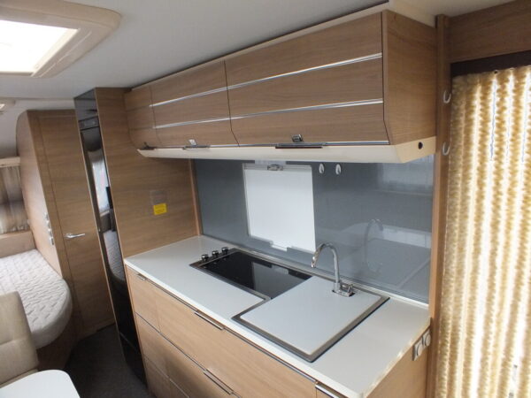 ADRIA Adora 613 PK bj.2016, 8 SLAAPPLAATSEN, MOVER, ALDE, DOUCHE, VOORTENT - Afbeelding 18
