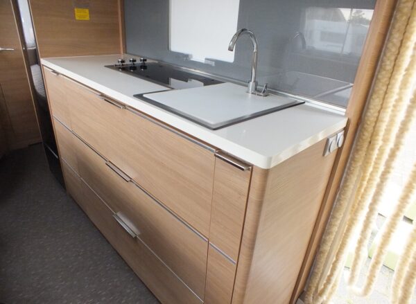 ADRIA Adora 613 PK bj.2016, 8 SLAAPPLAATSEN, MOVER, ALDE, DOUCHE, VOORTENT - Afbeelding 19