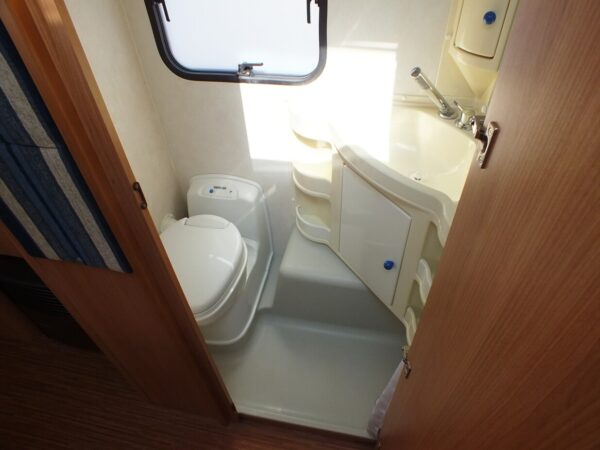 Adria Altea 542 KU bj.2011, 6 persoons met voortent - Afbeelding 13