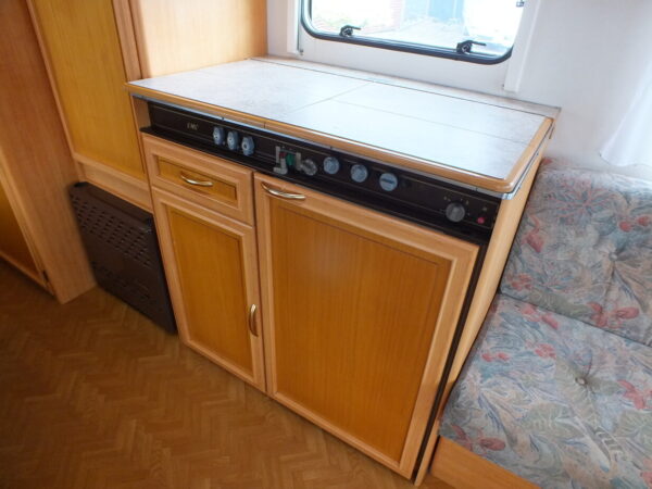 LMC Luxus 490 bj.96, 5 SLAAPPLAATSEN, STAPELBED, VOORTENT, LUIFEL - Afbeelding 17