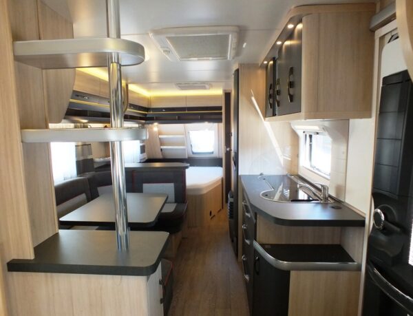 HOBBY De Luxe 650 KMFE bj.2017, 7 SLAAPPLAATSEN, MOVER - Afbeelding 5