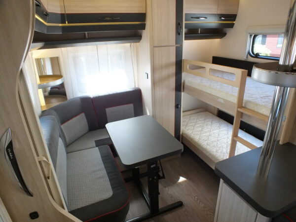 HOBBY De Luxe 650 KMFE bj.2017, 7 SLAAPPLAATSEN, MOVER - Afbeelding 15