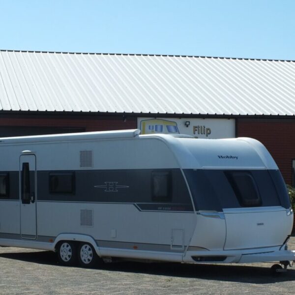 HOBBY De Luxe 650 KMFE bj.2017, 7 SLAAPPLAATSEN, MOVER
