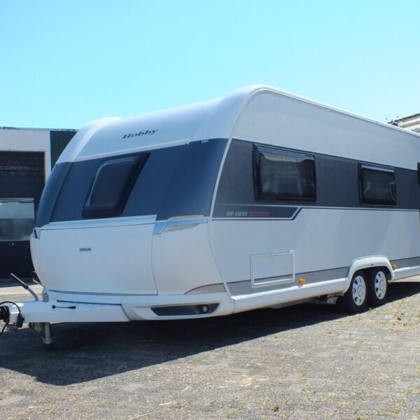 HOBBY De Luxe 650 KMFE bj.2017, 7 SLAAPPLAATSEN, MOVER