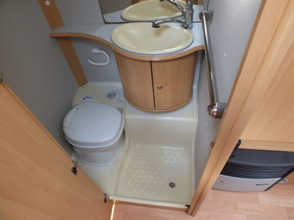 DETHLEFFS Camper 450 bj.2002, VOORTENT, LUIFEL, 2 x UITBOUW - Afbeelding 21