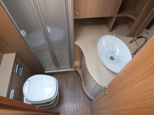 BURSTNER Belcanto 560 TK bj.2011, ISABELLA VOORTENT, DOUCHE - Afbeelding 15