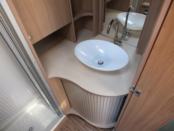 BURSTNER Belcanto 560 TK bj.2011, ISABELLA VOORTENT, DOUCHE - Afbeelding 16