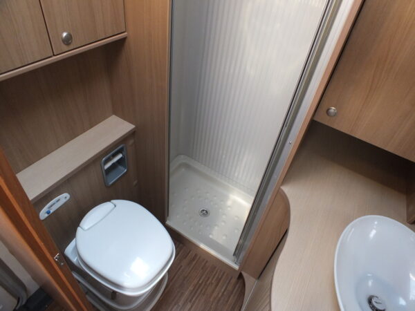 BURSTNER Belcanto 560 TK bj.2011, ISABELLA VOORTENT, DOUCHE - Afbeelding 17