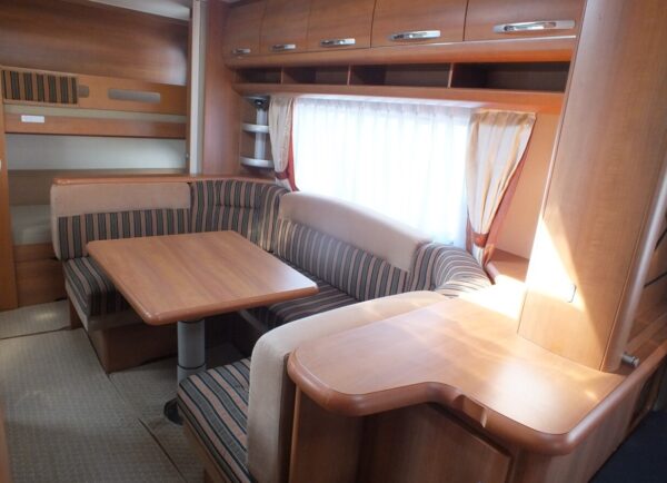 Hobby Excellent 560 KMFE, bj.2010, 6 persoons, voortent, luifel - Afbeelding 9
