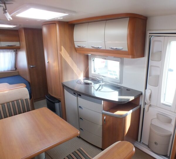 Hobby Excellent 560 KMFE, bj.2010, 6 persoons, voortent, luifel - Afbeelding 27