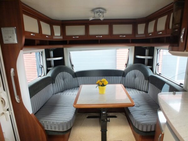 Hobby Prestige 720 UKFE, bj.2011, 8 persoons met Isabella voortent - Afbeelding 7