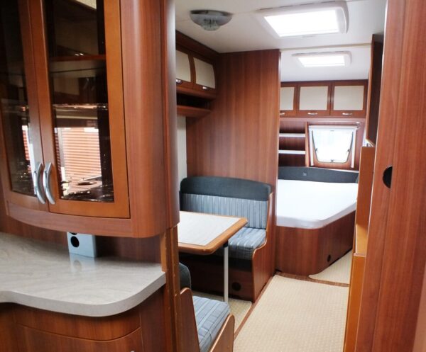 Hobby Prestige 720 UKFE, bj.2011, 8 persoons met Isabella voortent - Afbeelding 29