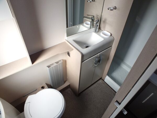 SWIFT ECCLES 580, Bj. 2018 NIEUWSTAAT, MOVER, DOUCHE, ZONNEPANEEL - Afbeelding 28