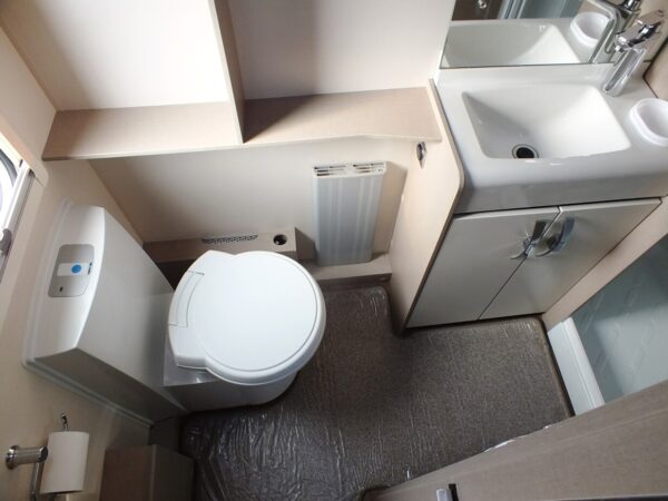 SWIFT ECCLES 580, Bj. 2018 NIEUWSTAAT, MOVER, DOUCHE, ZONNEPANEEL - Afbeelding 26