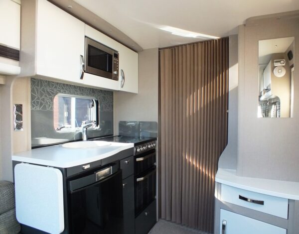SWIFT ECCLES 580, Bj. 2018 NIEUWSTAAT, MOVER, DOUCHE, ZONNEPANEEL - Afbeelding 21