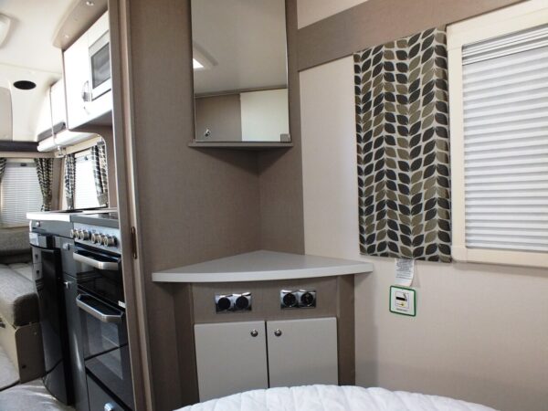 SWIFT ECCLES 580, Bj. 2018 NIEUWSTAAT, MOVER, DOUCHE, ZONNEPANEEL - Afbeelding 30
