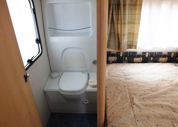 Chateau Calista 450, Bj. 2001 Met Boiler en Dorema voortent - Afbeelding 14