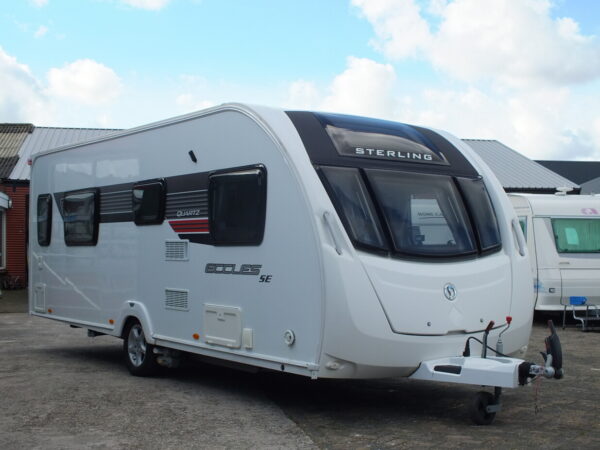 STERLING ECCLES bj.2014 NIEUWSTAAT MET QUEENSBED BOMVOL