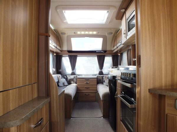STERLING ECCLES bj.2014 NIEUWSTAAT MET QUEENSBED BOMVOL - Afbeelding 6