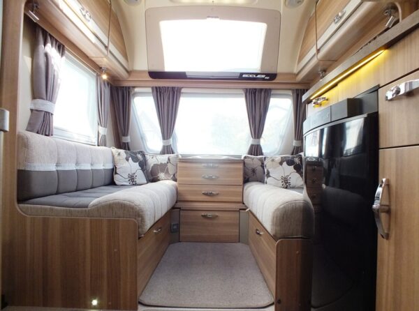 STERLING ECCLES bj.2014 NIEUWSTAAT MET QUEENSBED BOMVOL - Afbeelding 7