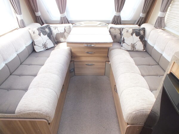 STERLING ECCLES bj.2014 NIEUWSTAAT MET QUEENSBED BOMVOL - Afbeelding 9
