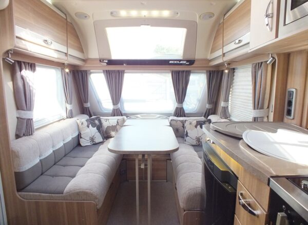 STERLING ECCLES bj.2014 NIEUWSTAAT MET QUEENSBED BOMVOL - Afbeelding 8