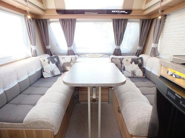 STERLING ECCLES bj.2014 NIEUWSTAAT MET QUEENSBED BOMVOL - Afbeelding 10