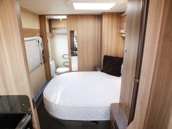 STERLING ECCLES bj.2014 NIEUWSTAAT MET QUEENSBED BOMVOL - Afbeelding 20