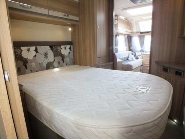 STERLING ECCLES bj.2014 NIEUWSTAAT MET QUEENSBED BOMVOL - Afbeelding 21