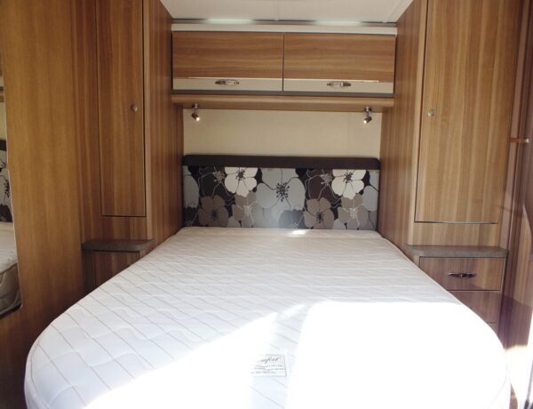 STERLING ECCLES bj.2014 NIEUWSTAAT MET QUEENSBED BOMVOL - Afbeelding 22