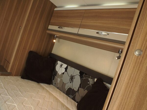 STERLING ECCLES bj.2014 NIEUWSTAAT MET QUEENSBED BOMVOL - Afbeelding 24