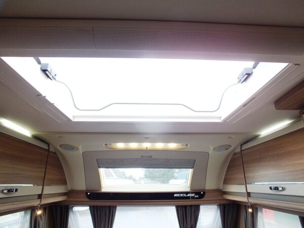 STERLING ECCLES bj.2014 NIEUWSTAAT MET QUEENSBED BOMVOL - Afbeelding 26