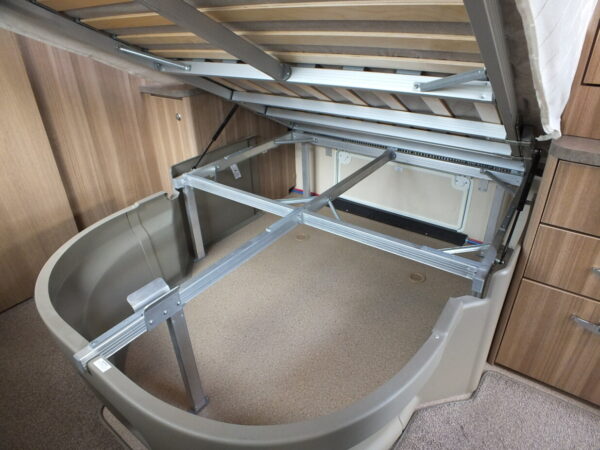 STERLING ECCLES bj.2014 NIEUWSTAAT MET QUEENSBED BOMVOL - Afbeelding 23